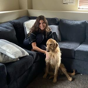 Meet your Posher, Mia